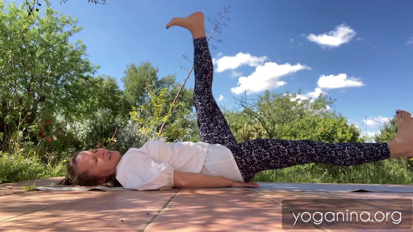 Centring and strengthening - 40 minute yoga session